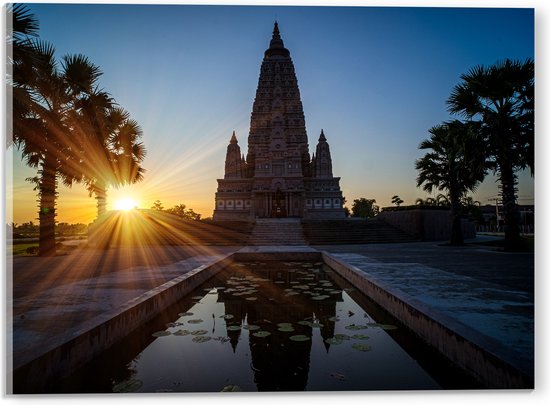 Acrylglas - Ondergaande Zon Verdwijnend achter Wat Panyanantarm Tempel in Thailand - 40x30 cm Foto op Acrylglas (Wanddecoratie op Acrylaat)