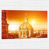 Muursticker - Top van St-Pietersbasiliek Kerk in Vaticaanstad onder Felle Zon - 105x70 cm Foto op Muursticker