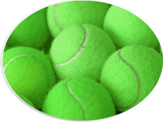 PVC Schuimplaat Ovaal - Stapel Groene Tennisballen - 28x21 cm Foto op Ovaal (Met Ophangsysteem)