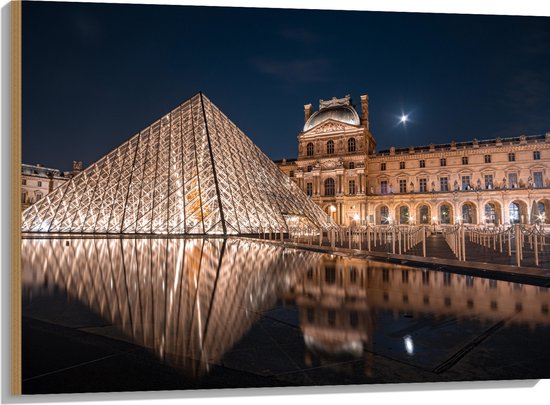 Hout - Verlicht Louvre in Parijs, Frankrijk - 100x75 cm - 9 mm dik - Foto op Hout (Met Ophangsysteem)