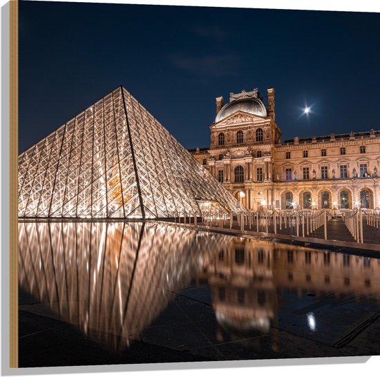 Hout - Verlicht Louvre in Parijs, Frankrijk - 80x80 cm - 9 mm dik - Foto op Hout (Met Ophangsysteem)