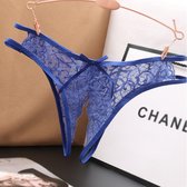 Sexy String met Open Kruis - Blauw - Ontwerp met Kant - Erotisch Design met Strik - One Size String - Dames Onderbroek - Lingerie / Ondergoed