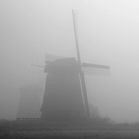 Foto op canvas - molen in de mist - 20 x 20 cm