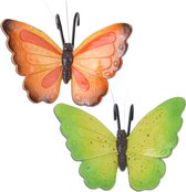 Tuindecoratie bloempothanger vlinder - set 2x - groen/oranjerood - kunststeen - 13 x 10 cm