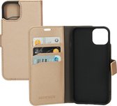 Mobiparts hoesje geschikt voor Apple iPhone 13 - Saffiano Wallet/Portemonnee hoesje - Magneet Sluiting - 3 Opbergvakken - Koper