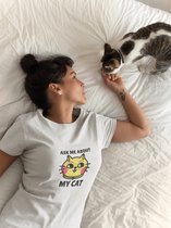 Shirt - Ask me about my cat - Wurban Wear | Grappig shirt | Kat | Unisex tshirt | Kattenbak | Liefde | Knuffel | Wit