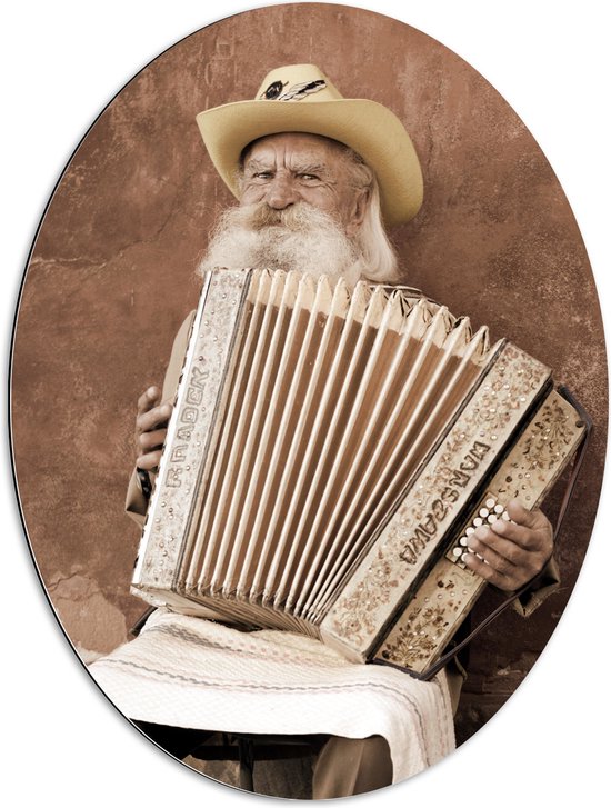 Dibond Ovaal - Oude Man met Baard Spelend op Accordeon - 60x80 cm Foto op Ovaal (Met Ophangsysteem)