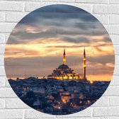 WallClassics - Muursticker Cirkel - Süleymaniye-Moskee op Begin van de Avond in Istanbul, Turkije - 80x80 cm Foto op Muursticker