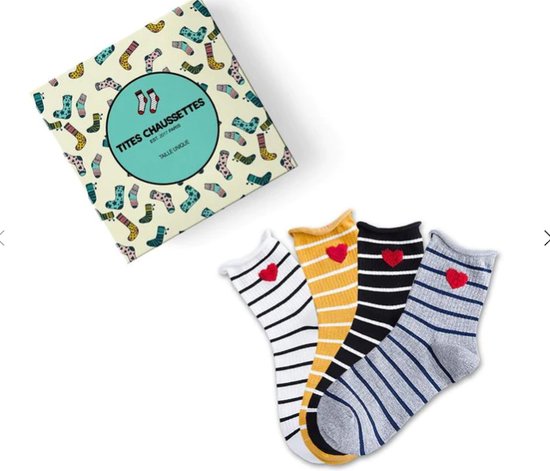 Hartjessokken - Valentijnscadeau - 4 paar sokken met hartjes - Cadeaubox - One size