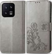 Mobigear Telefoonhoesje geschikt voor Xiaomi 13 Hoesje | Mobigear Clover Bookcase Portemonnee | Pasjeshouder voor 3 Pasjes | Telefoonhoesje voor Pinpas / OV Kaart / Rijbewijs - Grijs