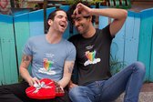 Shirt - Love is love pride - Wurban Wear | Grappig shirt | Pride | Unisex tshirt | Pride vlag | Regenboog vlag | LGBTQ | Make up | Gay | Liefde | Licht blauw & Zwart