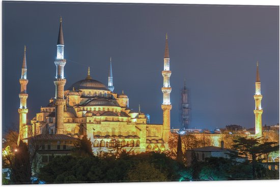 WallClassics - Vlag - Sultan AhmetMoskee in de Nacht in Istanbul, Turkije - 75x50 cm Foto op Polyester Vlag