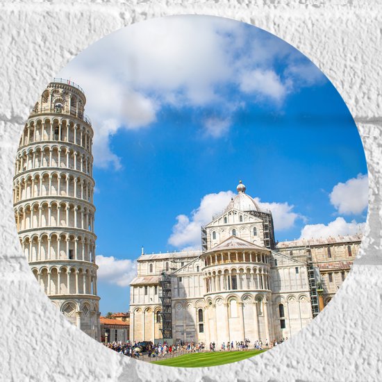 WallClassics - Muursticker Cirkel - Toeristische Toren van Pisa in Italië - 20x20 cm Foto op Muursticker