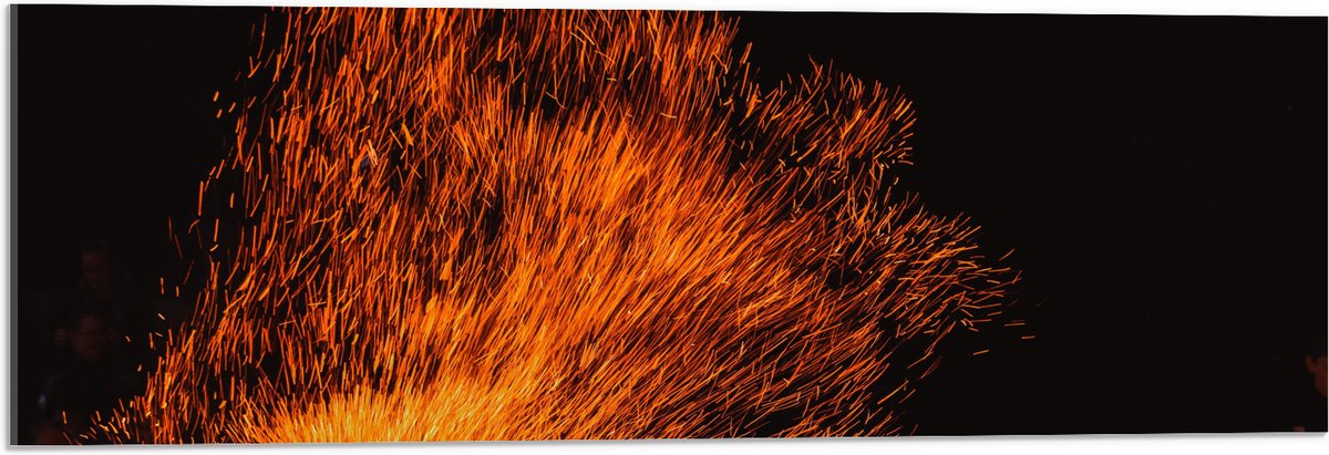 Acrylglas - Oranje Spetters van Vuurkorf - 90x30 cm Foto op Acrylglas (Wanddecoratie op Ac