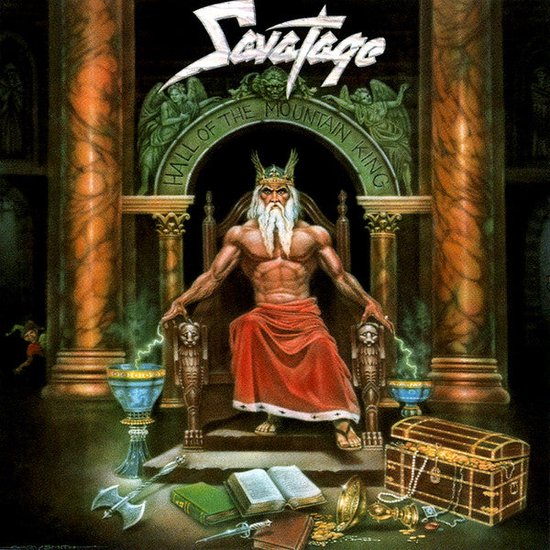 Savatage Hall of the Mountain King albumcover: een koning met baard zit op een troon, met een schat en wapens voor hem.