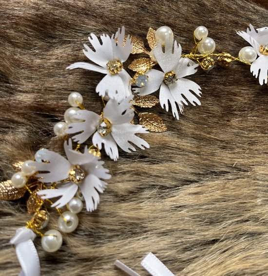 haarband - gouden diadeem-bloemenkroon-handgemaakte haaraccessoires-wit goud-bruiloft-bruidsmeisje-communie -lentefeest-fotoshoot-verjaardag - Merkloos