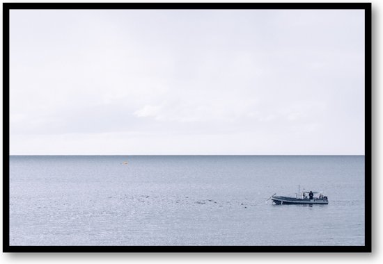 Baai met boot - Lanzarote - Fotoposter 60x40 met Lijst