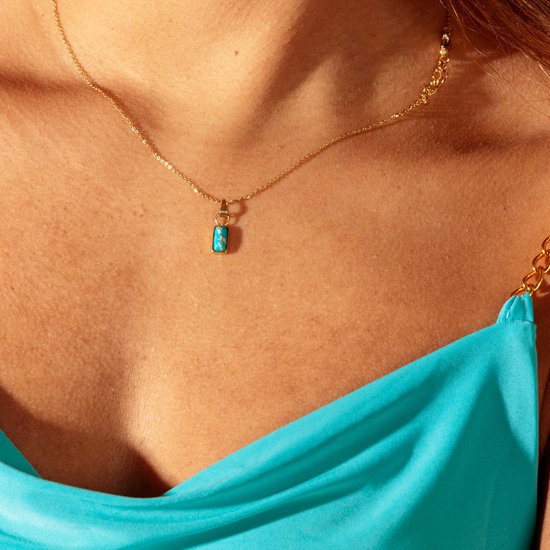 My Bendel - Combinaison de chaîne dorée classique avec pierre précieuse Howlite bleue - Belle combinaison d'une chaîne à maillons dorés et d'un pendentif solidement serti avec pierre précieuse Howlite bleue - Avec coffret cadeau de luxe