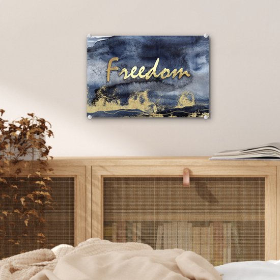 ® Glasschilderij 30x20 cm - Schilderij acrylglas - Quote - Vrijheid - Goud - Zwart - Foto op glas - Muurdecoratie woonkamer - Wanddecoratie slaapkamer - Schilderijen