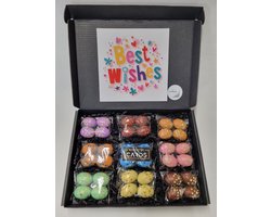 Paaseieren Proeverij Pakket | Box met 9 verschillende smaken paaseieren en Mystery Card 'Best Wishes' met geheime boodschap + PaasProeverij Scorekaart | Verrassingsbox Pasen | Cadeaubox | Relatiegeschenk | Chocoladecadeau