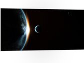 PVC Schuimplaat- Maan langs de Aarde in het Heelal - 100x50 cm Foto op PVC Schuimplaat