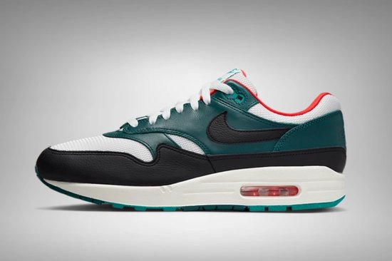 Nike Air Max 1 Liverpool Lebron James taille 44 (Exclusif) | bol