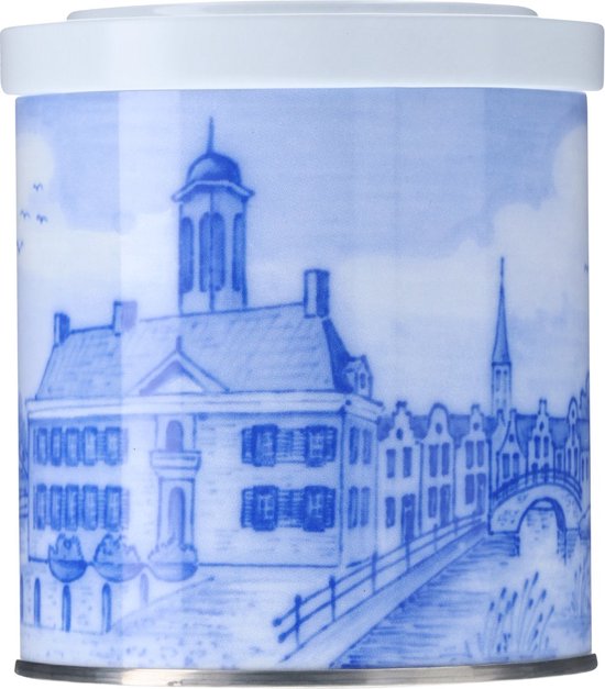 Rond Wilhelmina pepermuntblik met wit deksel, versierd met een blauw-witte Hollandse stadsgezicht illustratie.
