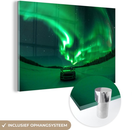 MuchoWow® Glasschilderij 90x60 cm - Schilderij acrylglas - Noorderlicht - Sterrenhemel - Auto - Foto op glas - Schilderijen