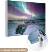 MuchoWow® Glasschilderij 120x80 cm - Schilderij acrylglas - Noorderlicht - IJs - Sneeuw - Foto op glas - Schilderijen