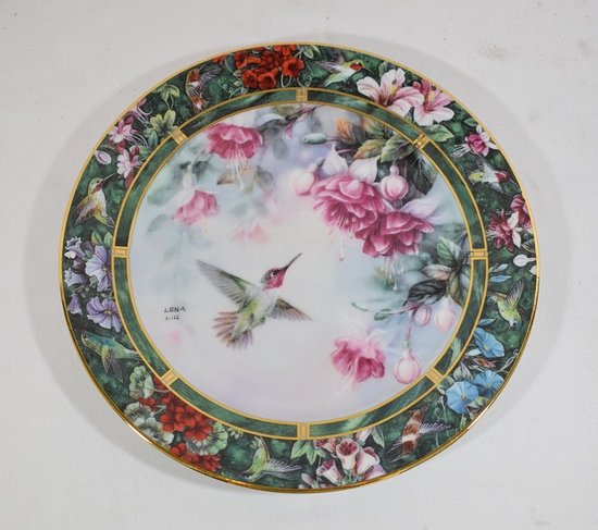 Lena Liu - decoratie bordje - verzamel bordje - type 3229G - Hummingbird - Kolibrie - hand geschilderd - Ø 20 cm - met ophangkoordje
