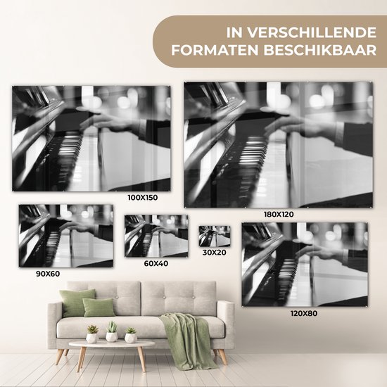 MuchoWow® Peinture sur Verre - Tableaux de Pianiste Jouant du Piano d'une Main en Noir et Blanc - 120x80 cm - Peintures sur Verre Acrylique - Photo sur Glas