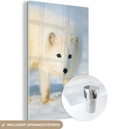 MuchoWow® Glasschilderij 100x150 cm - Schilderij acrylglas - Vos - Sneeuw - Vacht - Foto op glas - Schilderijen