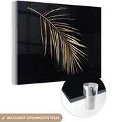 MuchoWow® Glasschilderij 40x30 cm - Schilderij acrylglas - Planten - Goud - Zwart - Bladeren - Luxe - Foto op glas - Schilderijen