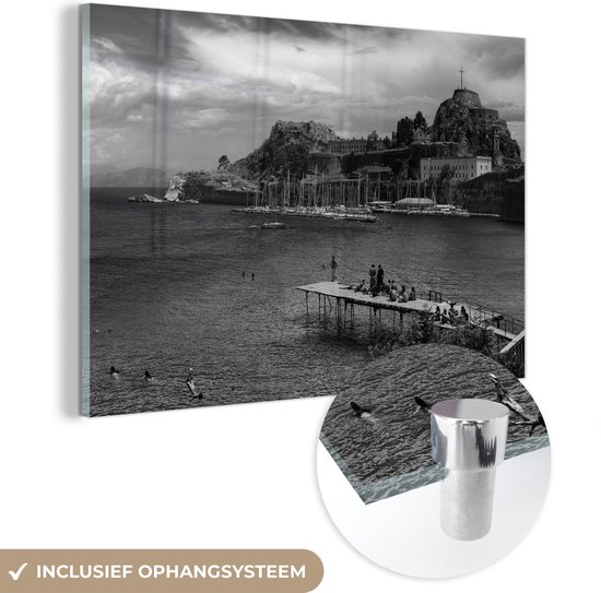 Glasschilderij - Corfu - Griekenland - Steiger - Zwart - Wit - Acrylglas Schilderijen - Foto op Glas