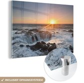 MuchoWow® Glasschilderij 90x60 cm - Schilderij acrylglas - Zonsondergang bij de zee - Foto op glas - Schilderijen