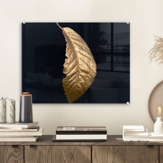 MuchoWow® Glasschilderij 40x30 cm - Schilderij acrylglas - Bladeren - Luxe - Goud - Zwart - Natuur - Foto op glas - Schilderijen