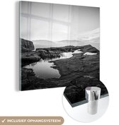 MuchoWow® Glasschilderij 20x20 cm - Schilderij acrylglas - Natuurfoto zwart-wit - Foto op glas - Schilderijen
