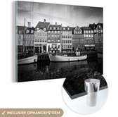 MuchoWow® Glasschilderij 60x40 cm - Schilderij acrylglas - Nyhavn in Kopenhagen in zwart-wit - Foto op glas - Schilderijen
