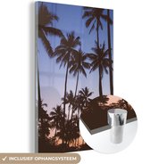 MuchoWow® Glasschilderij 120x180 cm - Schilderij acrylglas - Palmboom - Tropisch - Zomer - Lucht - Foto op glas - Schilderijen