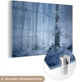 MuchoWow® Glasschilderij 120x80 cm - Schilderij acrylglas - Bos - Winter - Sneeuw - Foto op glas - Schilderijen