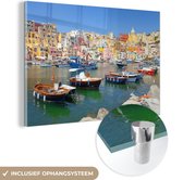 MuchoWow® Glasschilderij 180x120 cm - Schilderij acrylglas - Boot - Huis - Zee - Italië - Foto op glas - Schilderijen