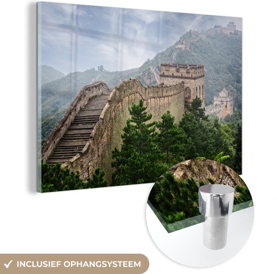MuchoWow® Glasschilderij 150x100 cm - Schilderij acrylglas - De Chinese Muur in de bergen - Foto op glas - Schilderijen