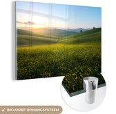 MuchoWow® Glasschilderij 150x100 cm - Schilderij acrylglas - Weide in Italië - Foto op glas - Schilderijen