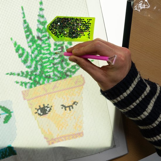 Crafts & Co A4 Rechargeable Lightpad - Idéal pour le traçage de dessin et la Peinture de diamants - Lightbox moderne
