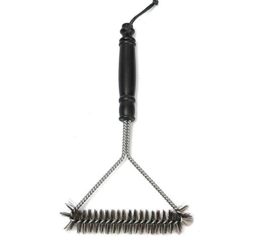 Grillborstel met zwart handvat en roestvrijstalen borstels, op een witte achtergrond.