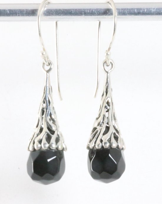 Boucles d'oreilles en argent ajouré avec onyx facetté