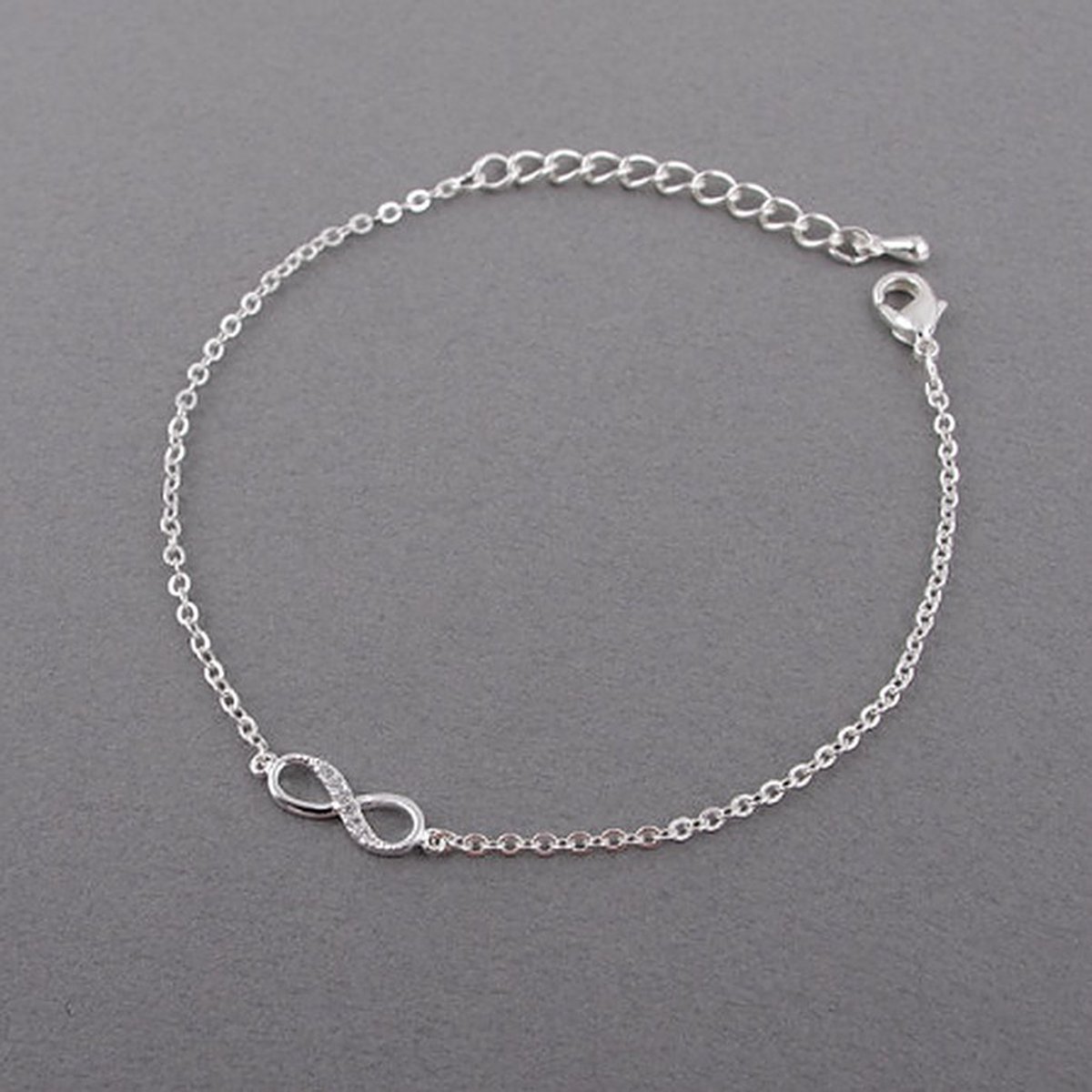 TVR-Wares® | Premium Infinity armband zilver | Klemsluiting | Verstelbare maat