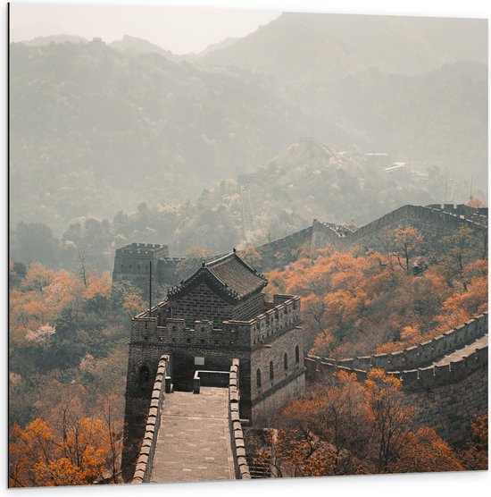 Dibond - Bovenaanzicht van Chinese Muur in Herfst - 100x100 cm Foto op Aluminium (Met Ophangsysteem)