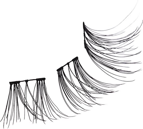 Drie individuele Falsacra 'natural wispy wisps' wimpers op een witte achtergrond.