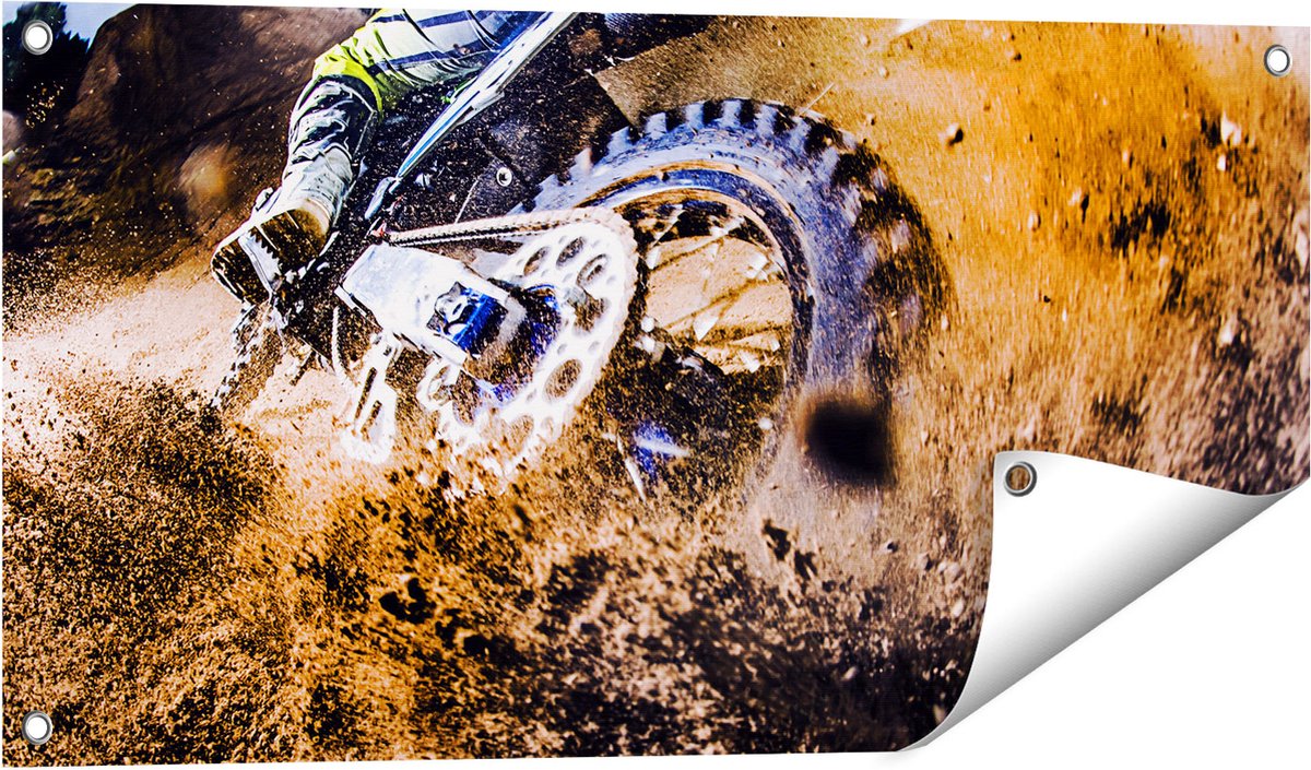 Gards Tuinposter Motorcross Wiel met Modder - 80x40 cm - Tuindoek - Tuindecoratie - Wanddecoratie buiten - Tuinschilderij Multikleur